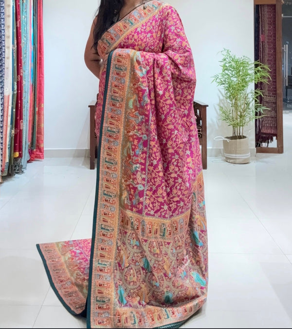 Royal Position Print Soft Silk Saree (Pink)