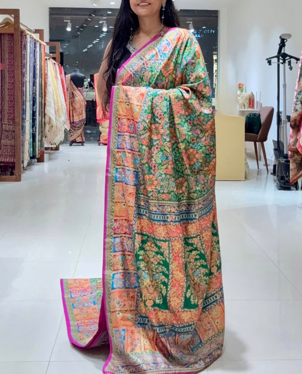 Royal Position Print Soft Silk Saree (Emerald Green)