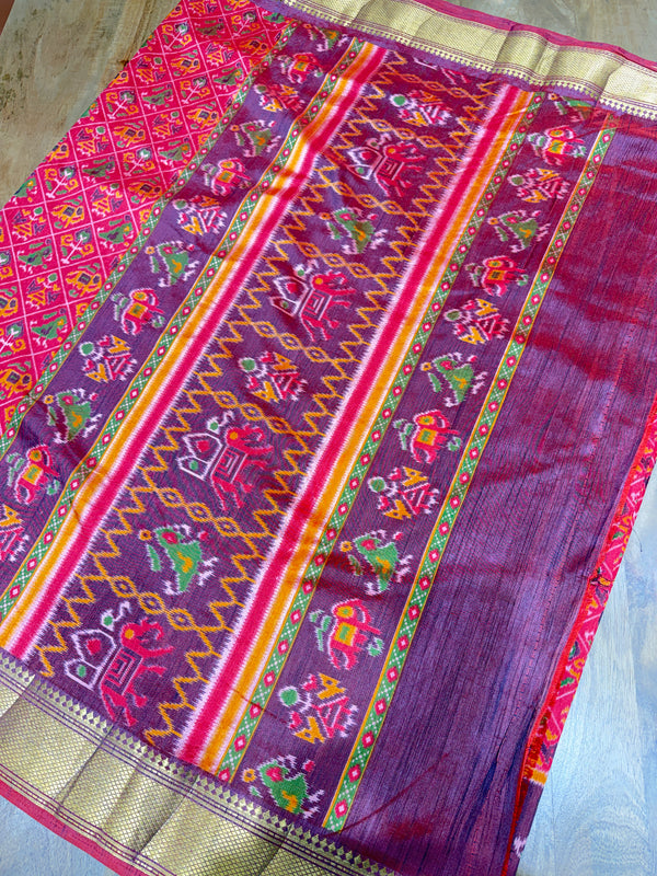 Elephant & Parrot Mitif Motif Patola Printed Saree ( Red)